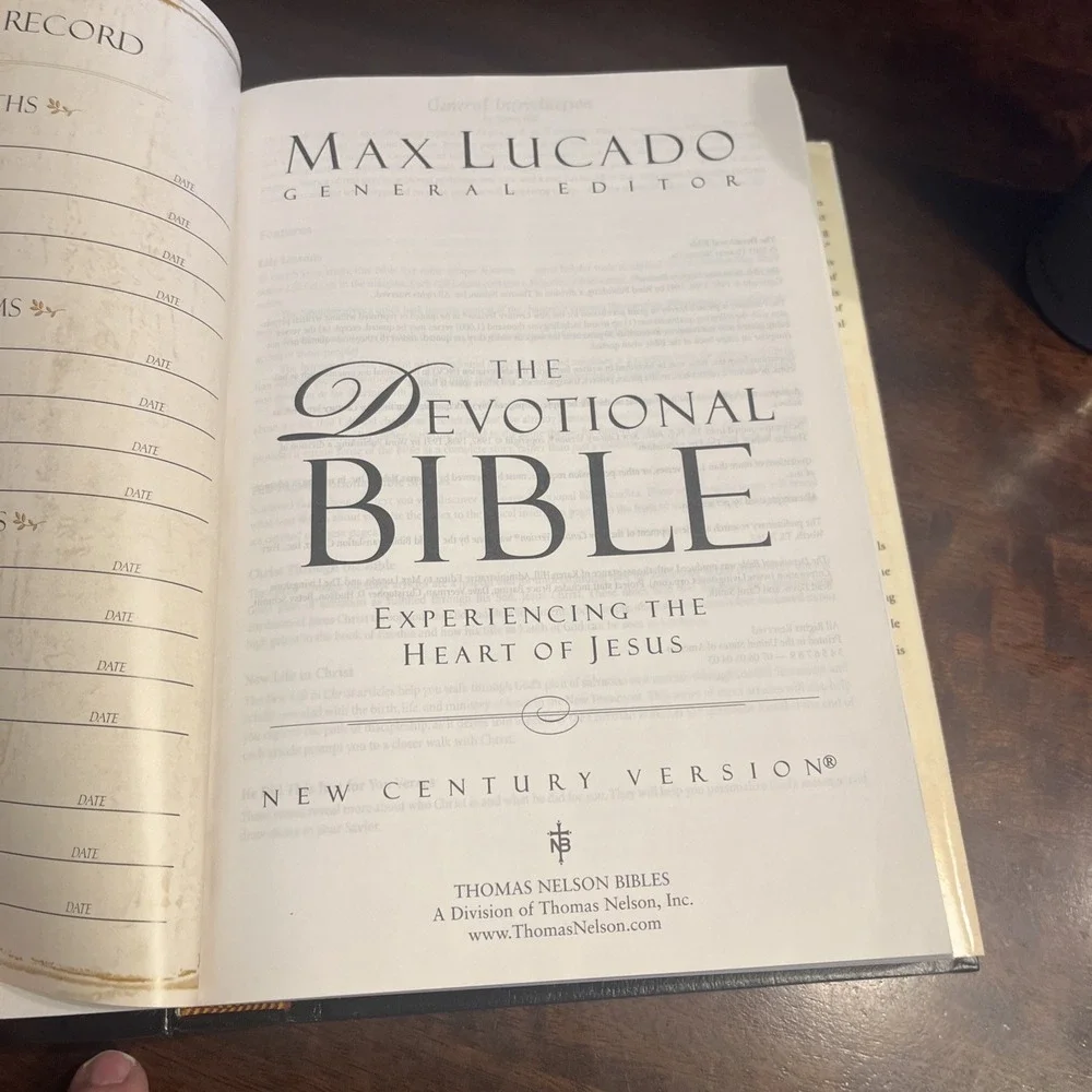 The‎ Devotional Bible Experiencing the Heart of Jesus by Max Lucado 2003 EUC